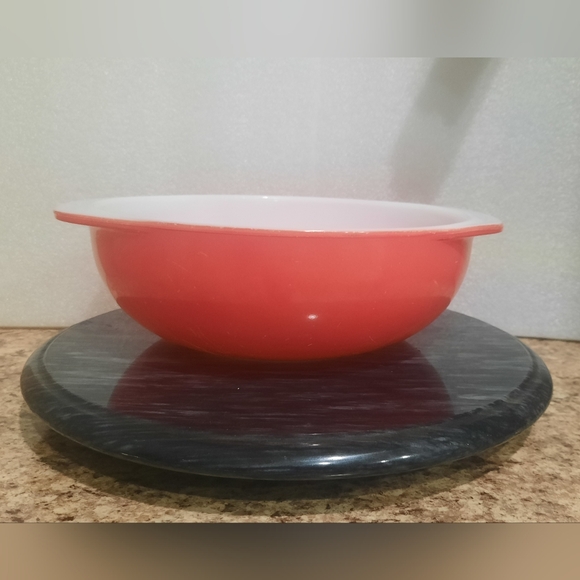 Pyrex Pink Flamingo Round Casserole Dish - Picture 2 of 6